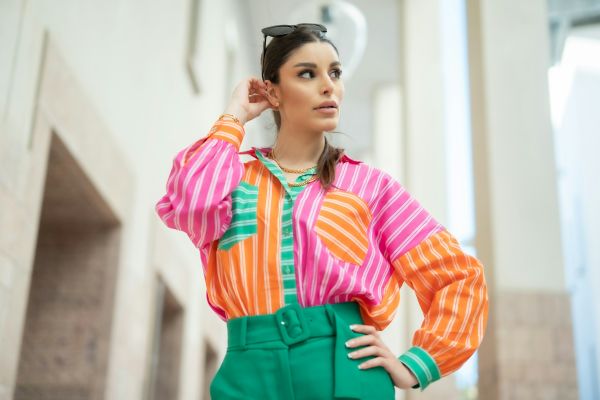 Quelles couleurs sont à la mode cette saison pour les femmes ?